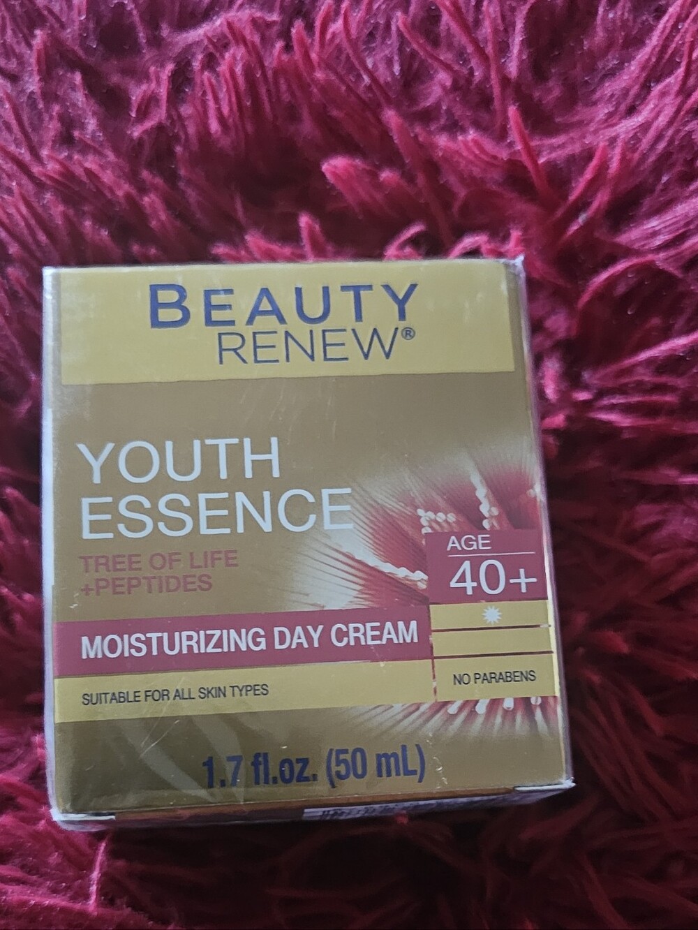 Youth Essence Moisturizing Day Cream - Gold